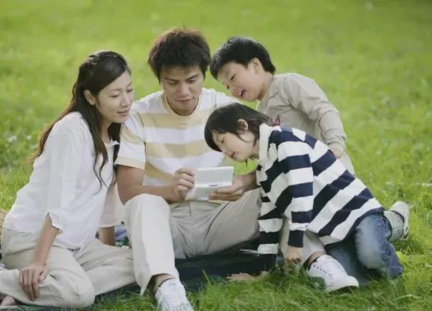 以家人知名最新预告，期待与温暖的碰撞