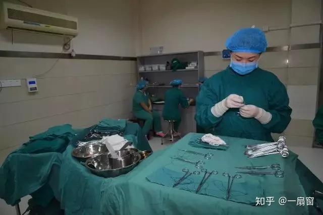 最新外科洗手技术，提高手术室洁净度与保障患者安全的关键步骤