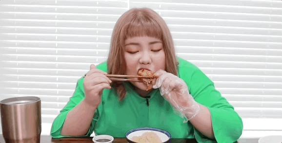 秀彬最新吃播，美食之旅的无限魅力