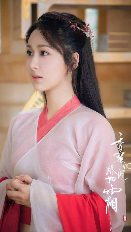 最新金鹰女神礼服，璀璨星光下的时尚传奇