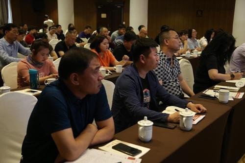 探索最新版音乐，聆听的力量